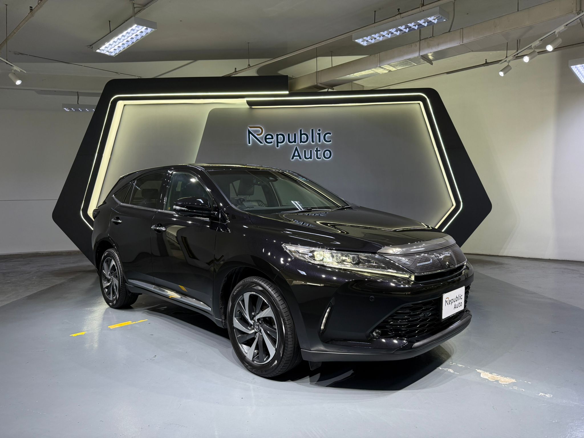 1 Preownedtoyotaharrier