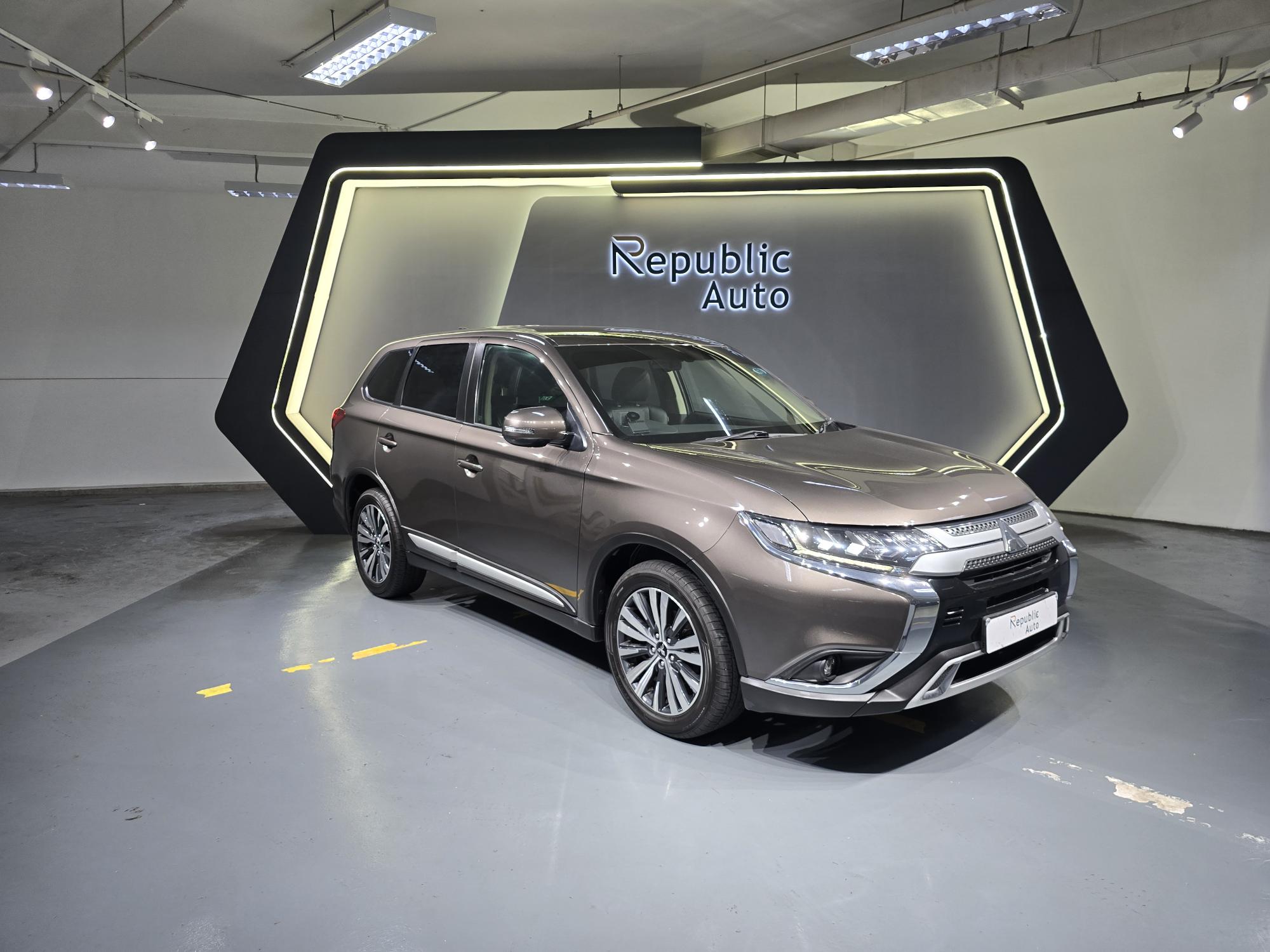 01 BUY USED OUTLANDER REPUBLIC AUTO