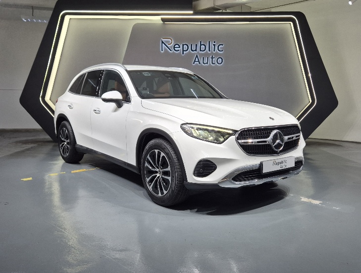 1 Preownedmercedesglc300