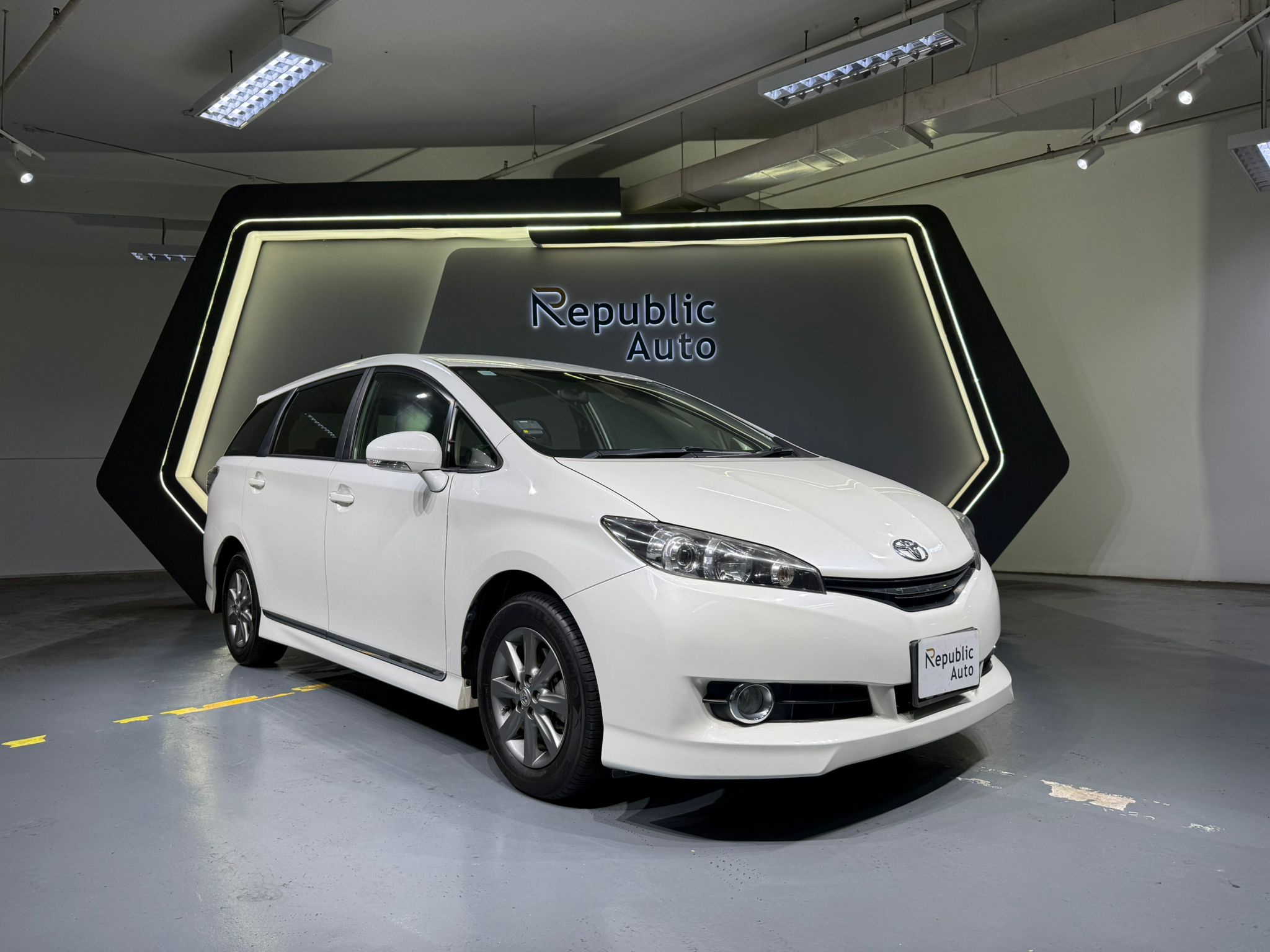 01 BUY USED TOYOTA WISH AT REPUBLIC AUTO