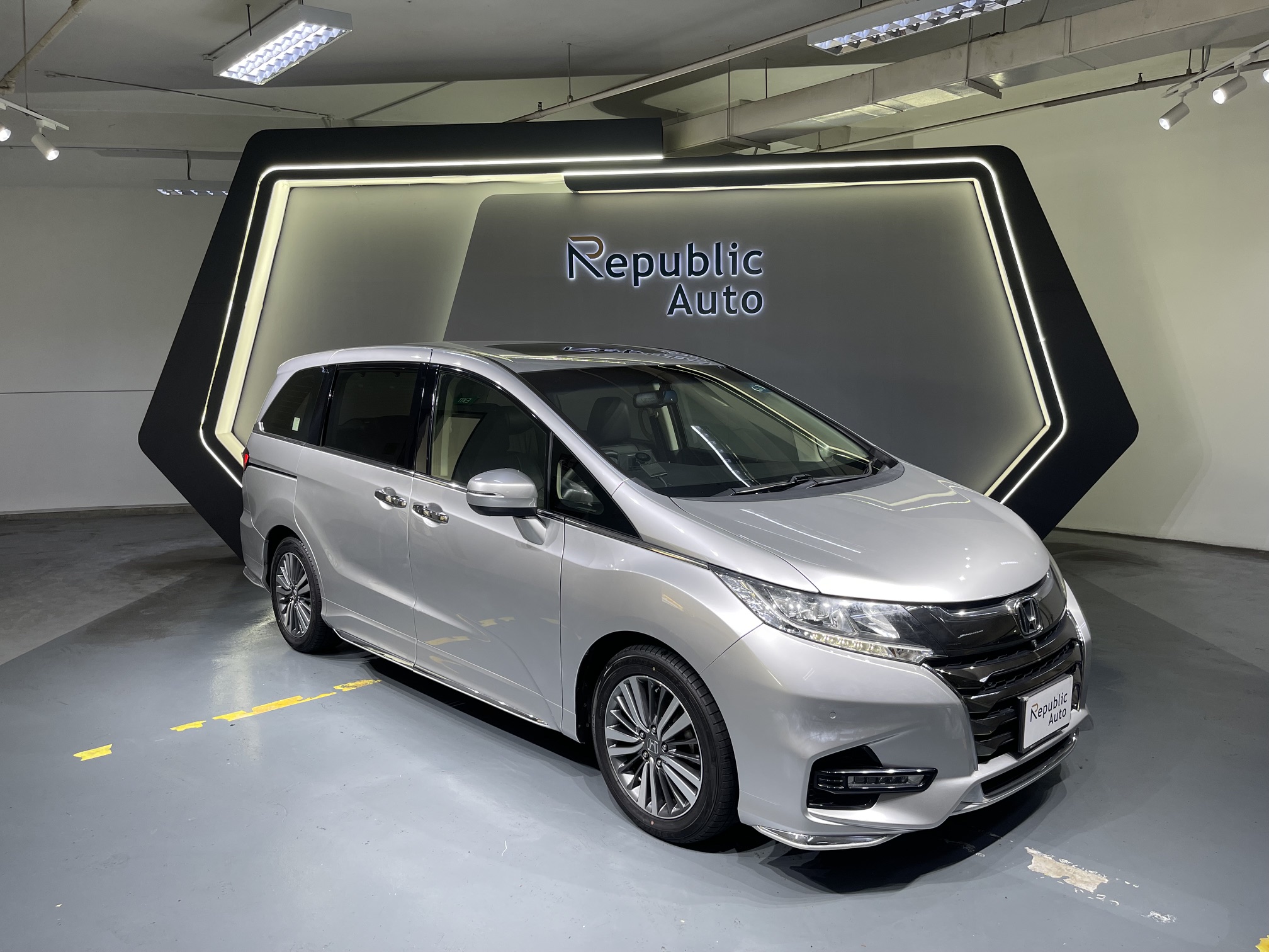 01 BUY USED HONDA ODYSSEY AT REPUBLIC AUTO SINGAPORE
