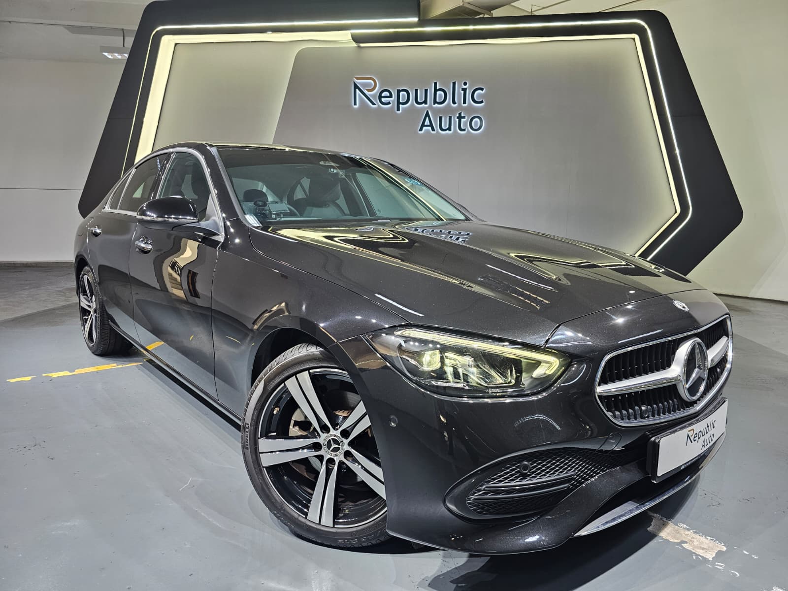 01 BUY USED MERCEDES C180 REPUBLIC AUTO SINGAPORE